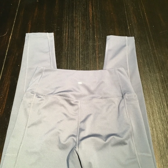 NWOT Blue Gray High-Waisted Leggings Large - Picture 4 of 4